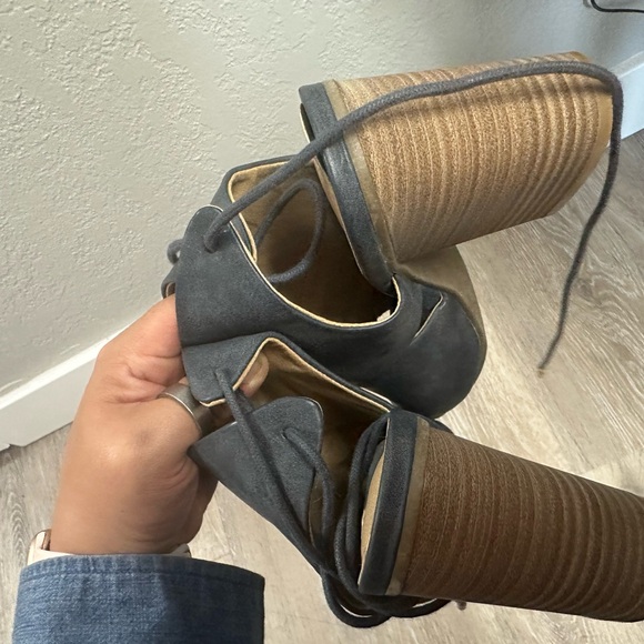 Kenneth Cole Slip On Open Toe Blue/Beige Block Heel Leather Size 7M - Picture 8 of 14